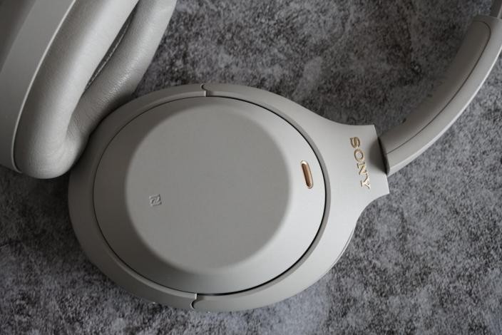 商品观察：2021年，索尼用WH-1000XM4加冕头戴耳机的世界之王