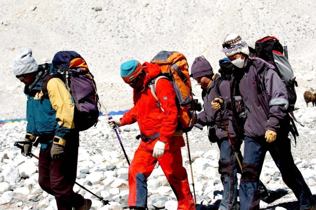 珠穆朗玛峰高度就是海拔嘛,珠穆朗玛峰视频