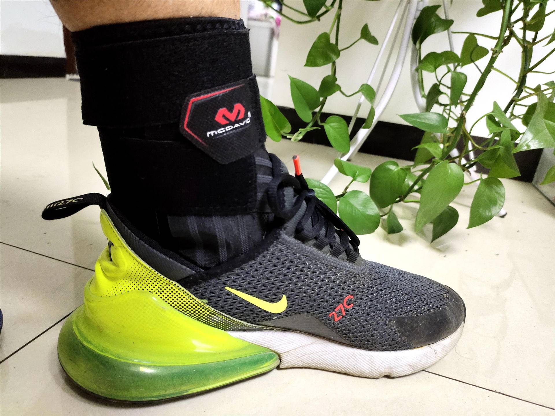 打篮球崴脚很久都不好,迈克达威护踝哪款适合打篮球