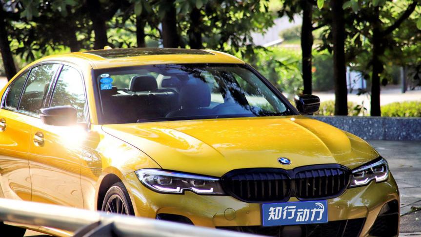 2022款宝马325i曜夜版试驾视频,车评宝马320i