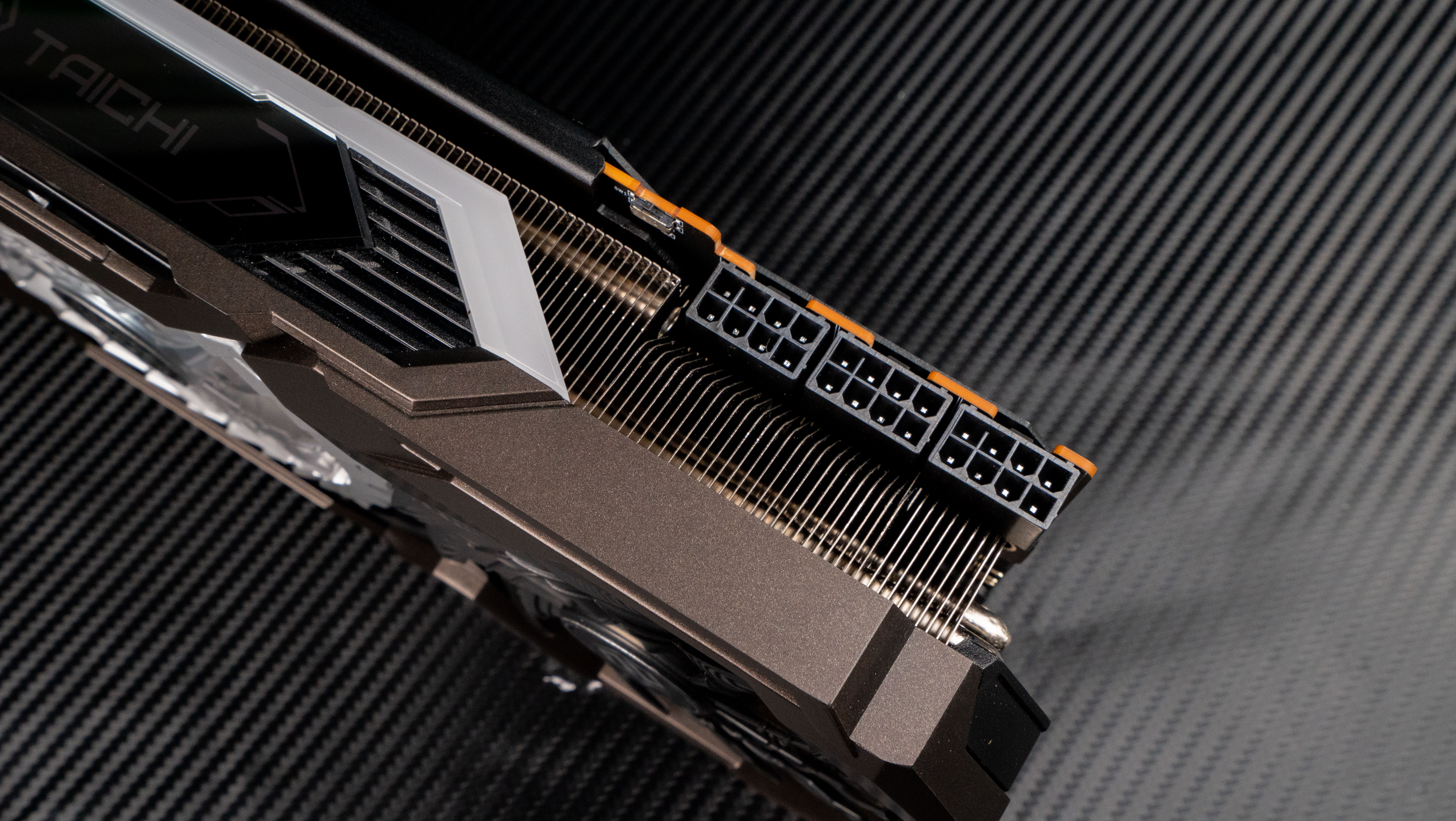 华擎rx6800显卡相当于什么水平,华擎6800显卡测评