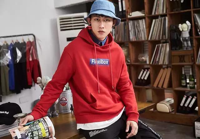 24、36、48、60岁的男士看过来，本命年怎么把红色穿好看！