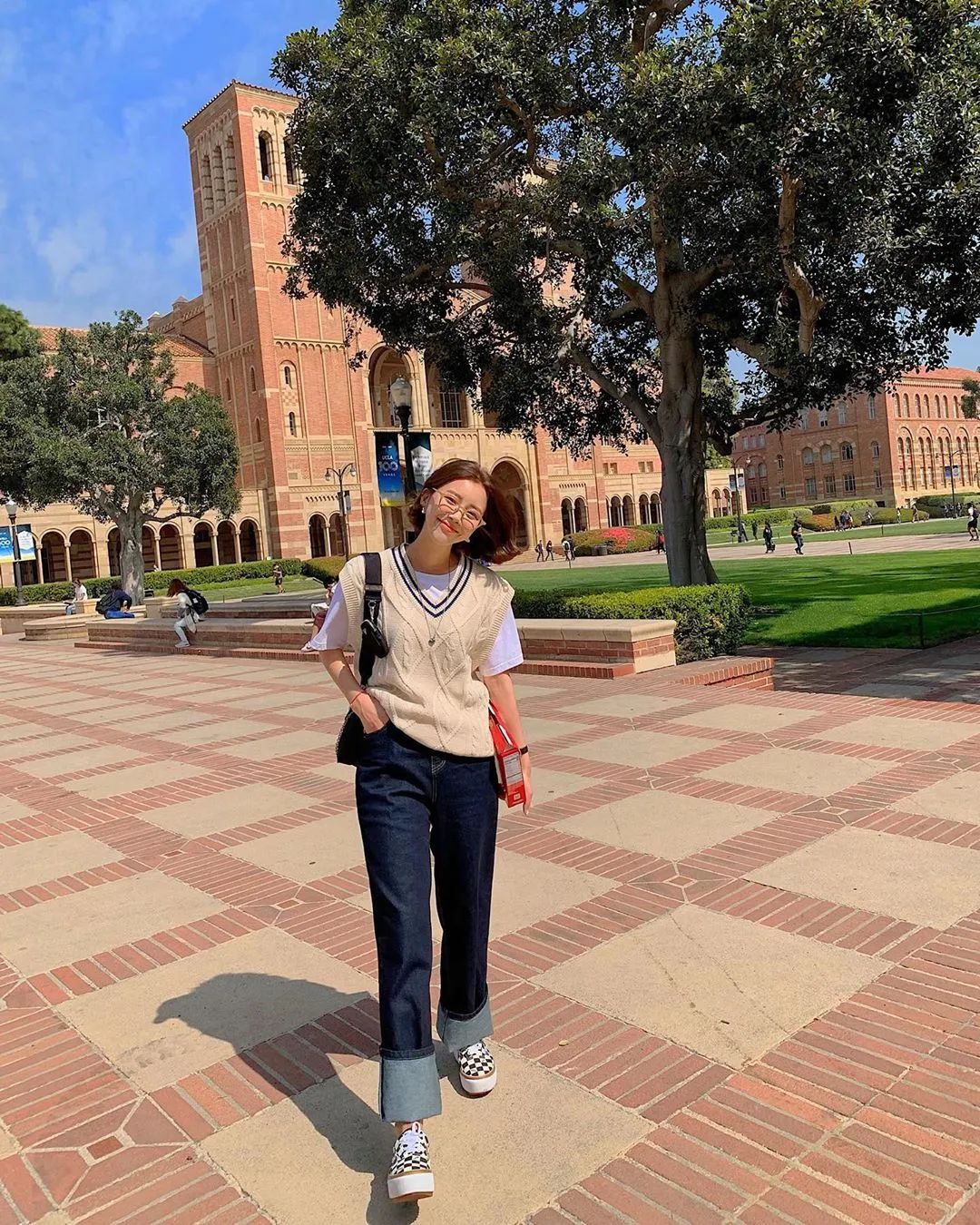 杨幂一万块钱毛衣,杨幂什么单品都能穿好