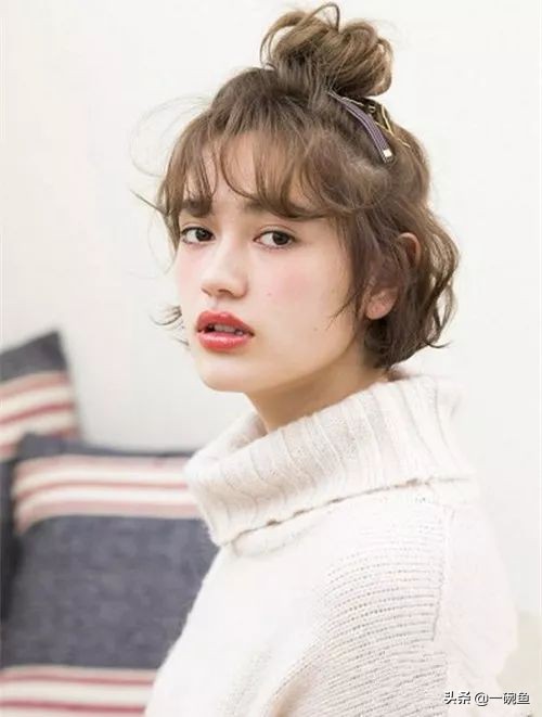 在家无聊的搞怪发型,手残党也能学会的编发教程中短发