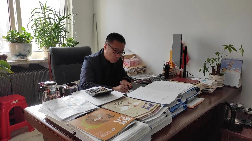 政协委员在担当中展示委员风采,政协委员履职风采