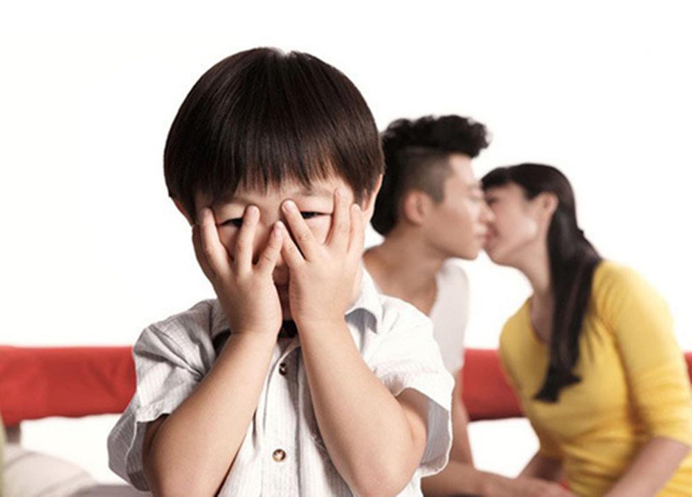 父亲问青春期女儿：你还是“处女”吗？如何正确和孩子谈“性”？