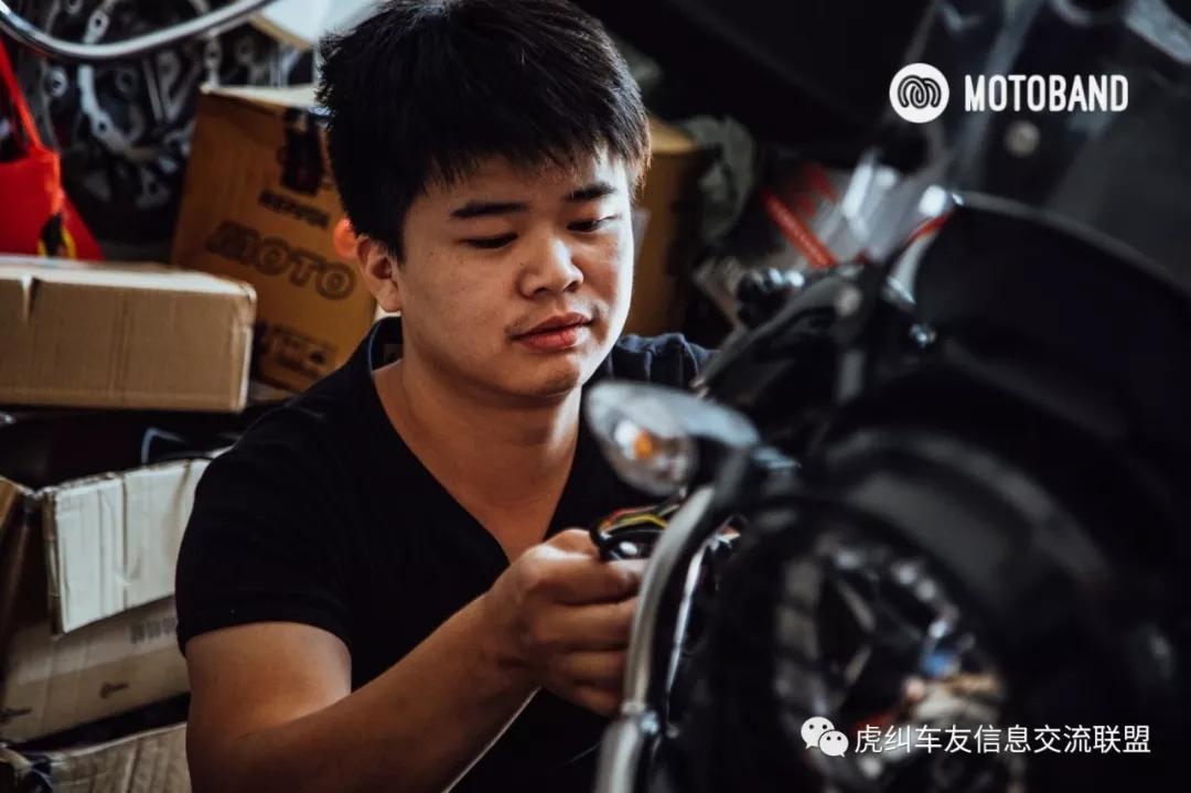 贝纳利幼狮500辐条轮爆胎,贝纳利幼狮500公路版改牌照架