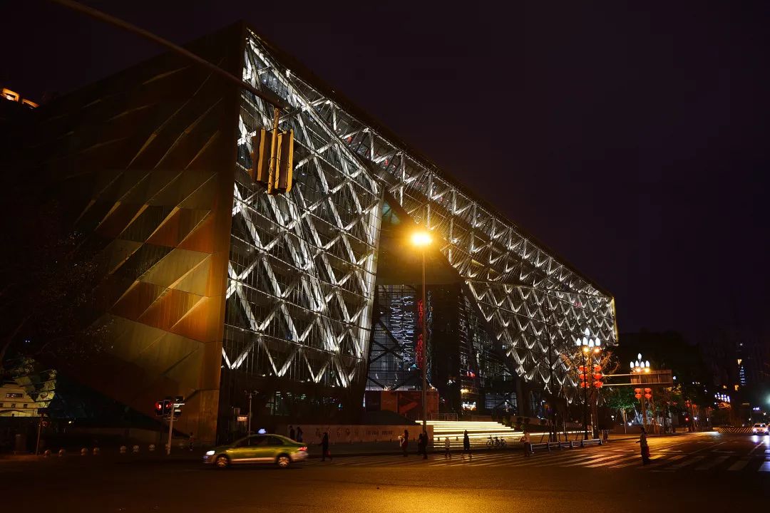 亚太首家希尔顿嘉悦里酒店,自然流淌着老成都的鲜活记忆