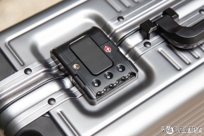 镁铝合金行李箱拉杆箱,拉杆行李箱哪款比较好用