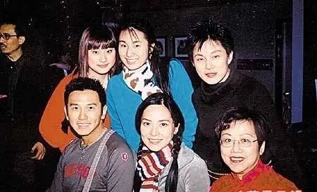 温兆伦年轻的时候帅吗,温兆伦高光时刻