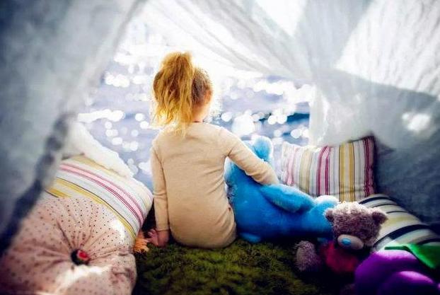 孩子依赖被角和小毯子，并非是恋物癖，过渡性客体请了解下