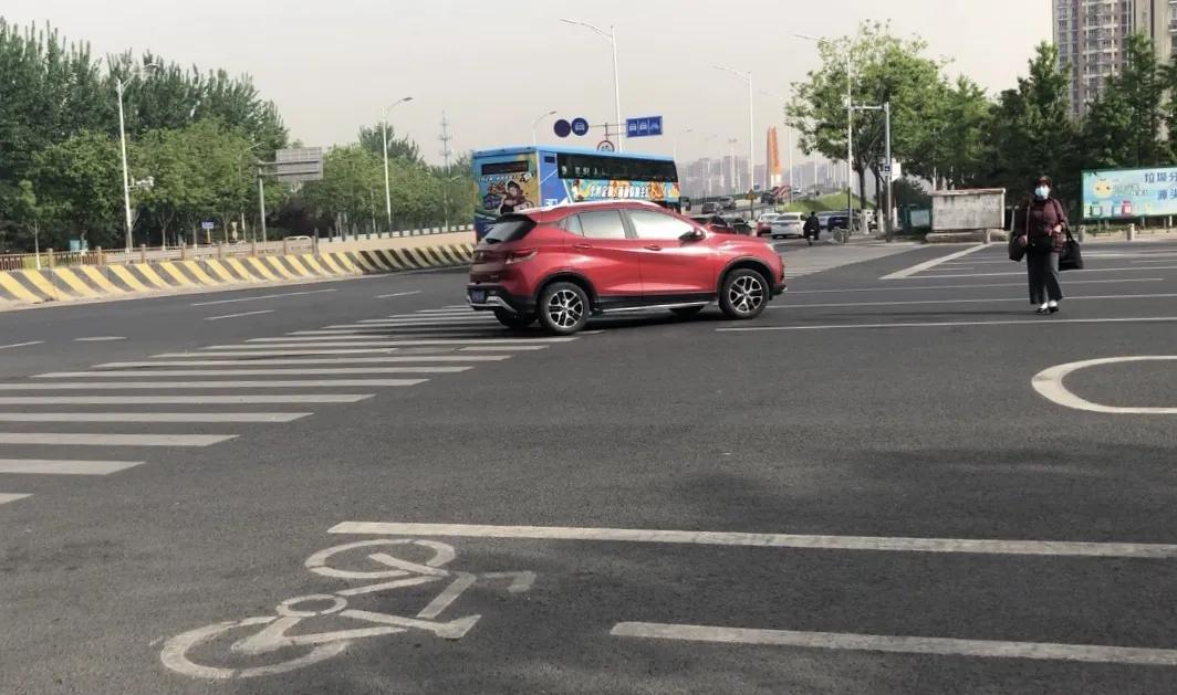 学校门口临时信号灯如何通行,学校门口信号灯最全图解