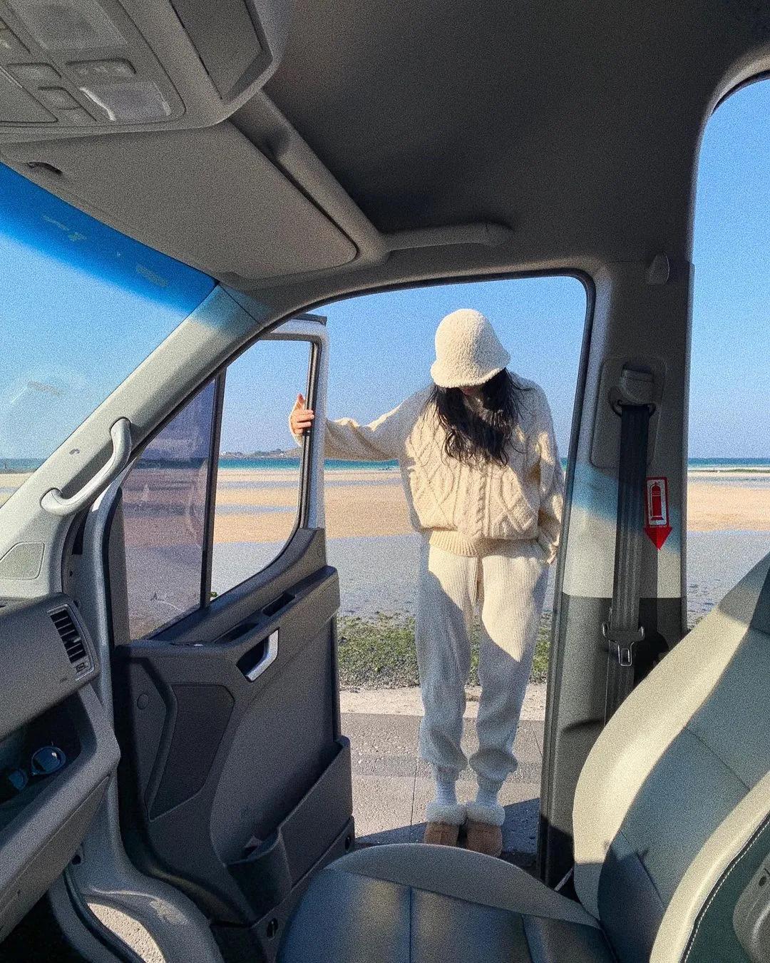 冬天适合穿加绒的裤子,冬天适合穿奶茶色裤子吗