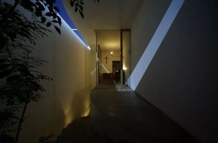 买不起大房子，日本教授为妻子造18m²“豪宅”当生日礼物.......