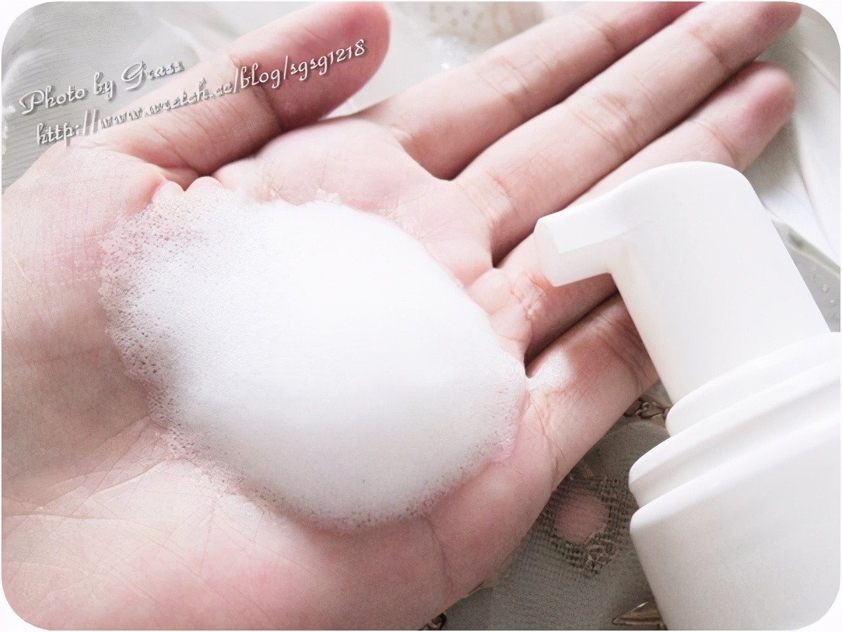 值得收藏的护肤品推荐,如何正确选择和使用卸妆产品