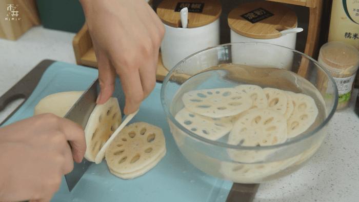 凉拌莲藕如何防止莲藕变黑,煮莲藕莲藕发黑