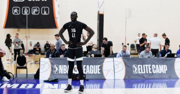 姚明巅峰时期能否打败nba的中锋,个子高适合打篮球吗