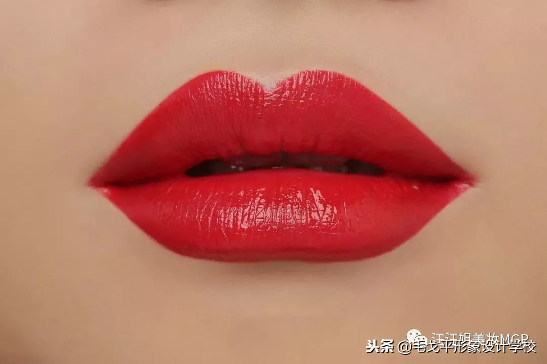 为什么口红怎么涂都不好看,嘴唇起皮涂口红不好看怎么办