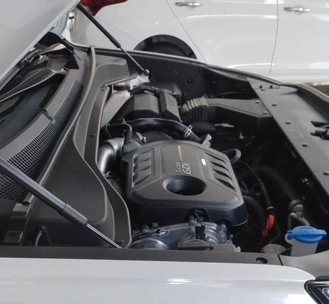 北京现代第四代胜达详细介绍,正面竞争和错位竞争