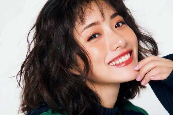 石原里美高岭之花妆容教程,日本女生风靡中国妆