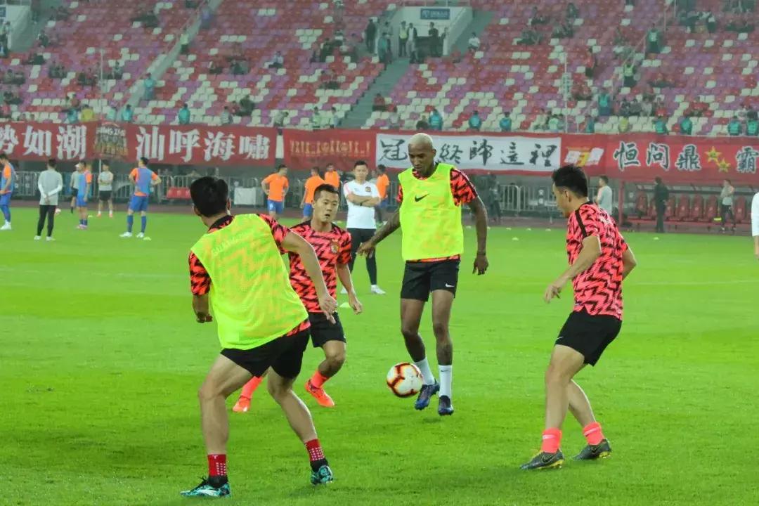 塔利斯卡对恒大比赛视频,恒大鲁能塔利斯卡