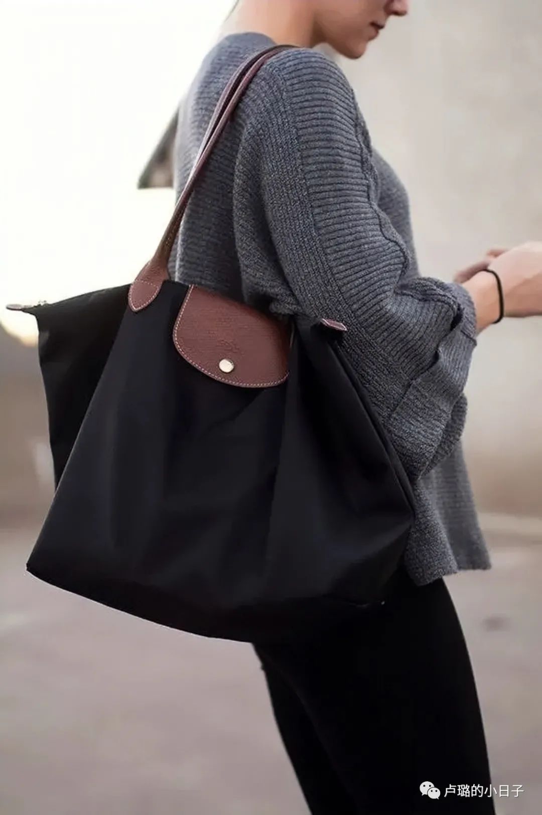 最有权势的德国总理天天背的千元包，这个法国的品牌到底多好用