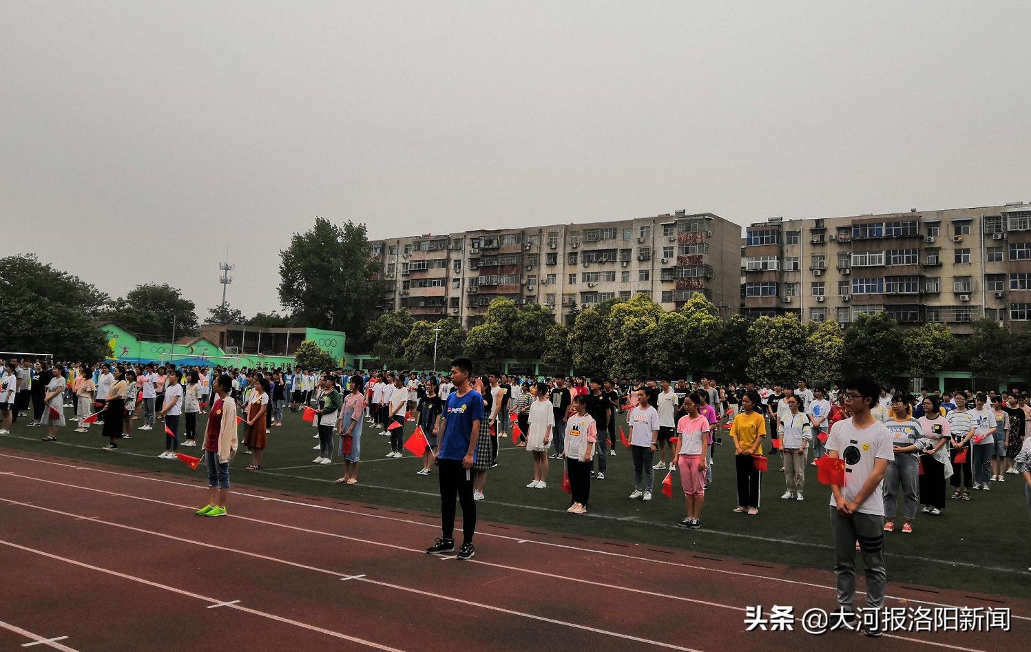 决胜2019年高考誓师大会,决战高考全力以赴