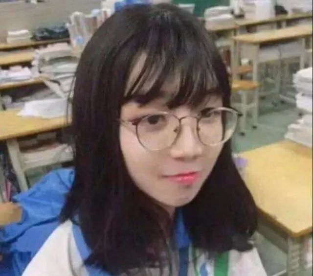 众男星演绎2018秋冬口红大势！