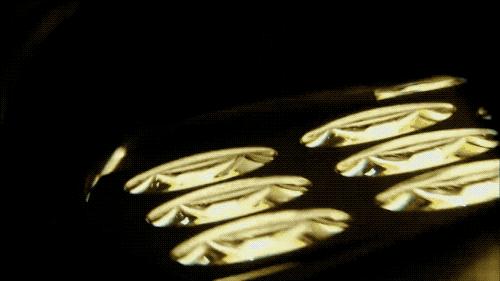 怎么知道网上的视频是不是专业摆拍?