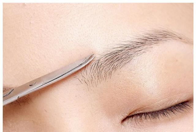 新手化妆怎么避免画的太重,新手化妆正确步骤新手小白必看