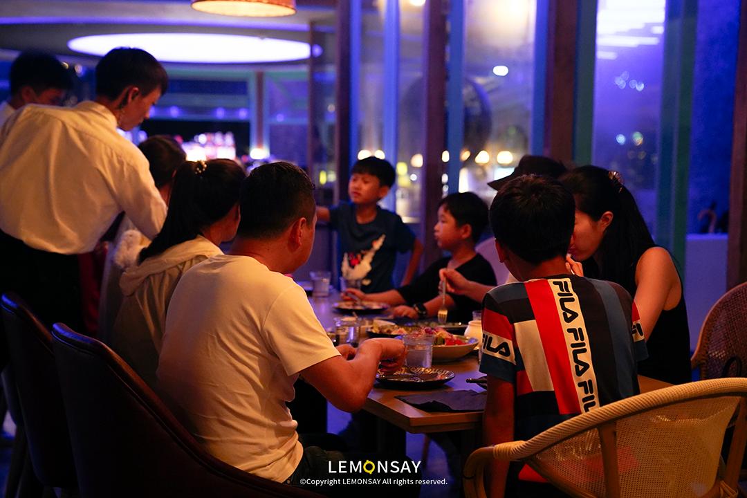 它来了深圳科技有限公司,他来了日本电影