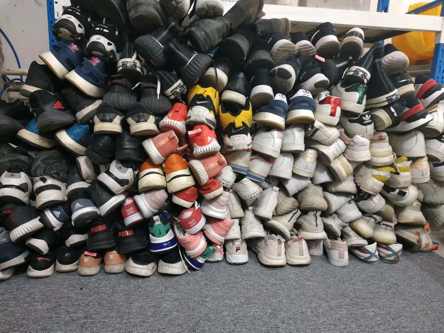 开洗鞋店行业真实现状,开一个洗鞋店一年利润多少