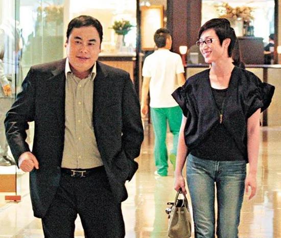 至今未嫁人的8位大龄女港星，最小42岁，个个情路坎坷，让人心疼