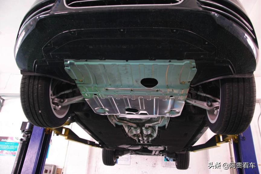 发动机护板接触到发动机了咋办,发动机下护板到底有必要装