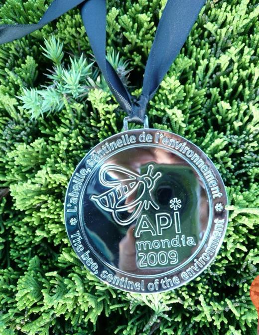 黑龙江神顶峰黑蜂椴树蜜,神顶峰黑蜂椴树蜜