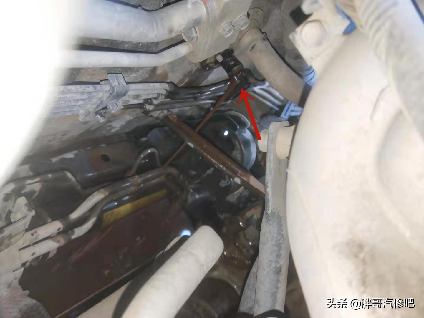 汽车暖风不热清洗暖风水箱管用吗,防冻液用了一段时间没颜色了