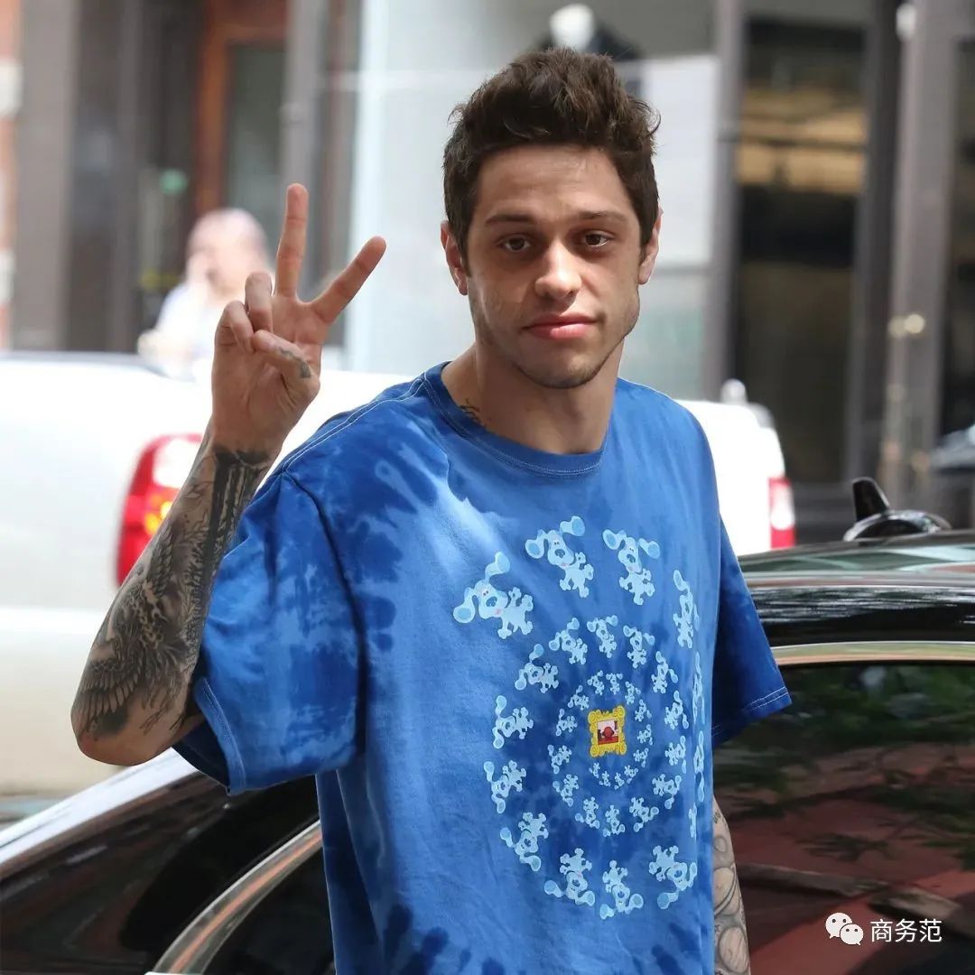 侃爷卡戴珊离婚后合体,卡戴珊什么时候跟侃爷闹分手的