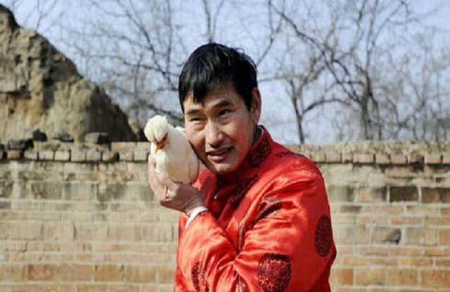 李谷一不再沉默，说出朱之文的歌唱水平，评价太真实了