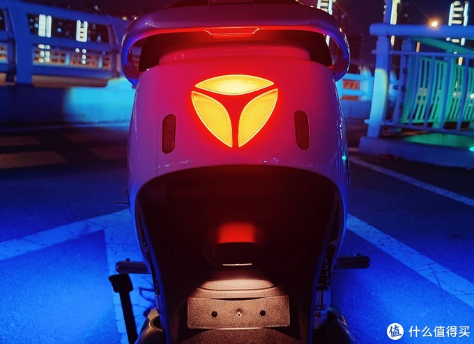 雅迪冠能m8不会显示百分之几电量,雅迪冠能m8永久解除能量回收