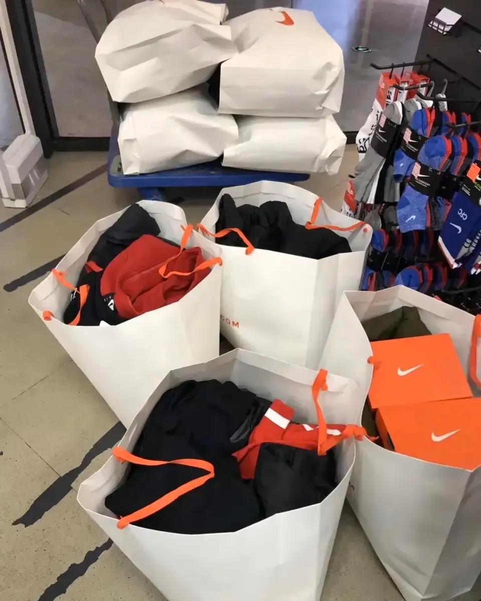 奥莱和阿迪耐克官网打折,奥莱目前耐克鞋款