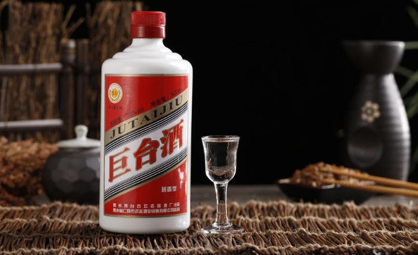 江小白20亿成功的印象与表象,江小白爆红视频