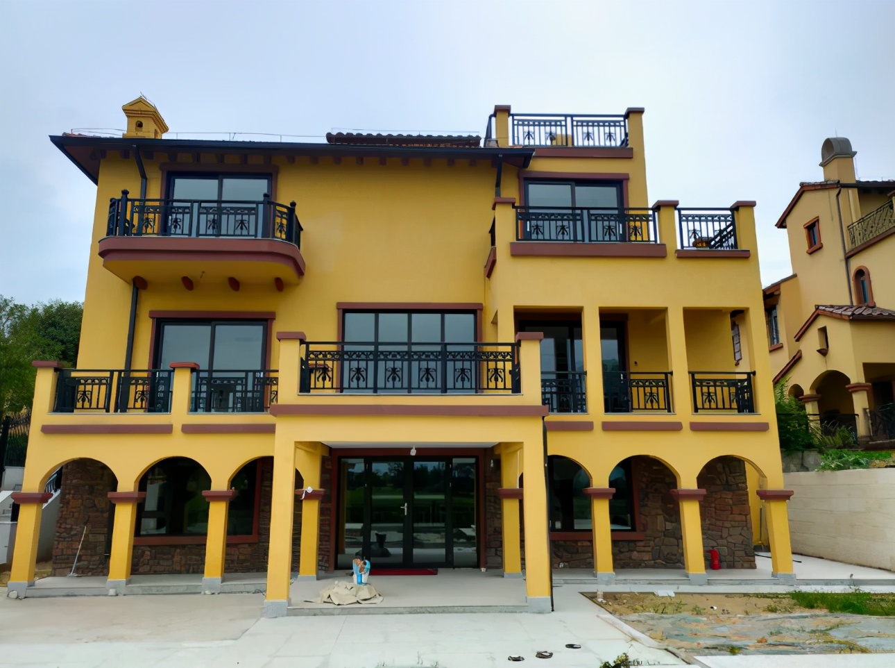 门窗十大品牌照片,门窗十大品牌前100名