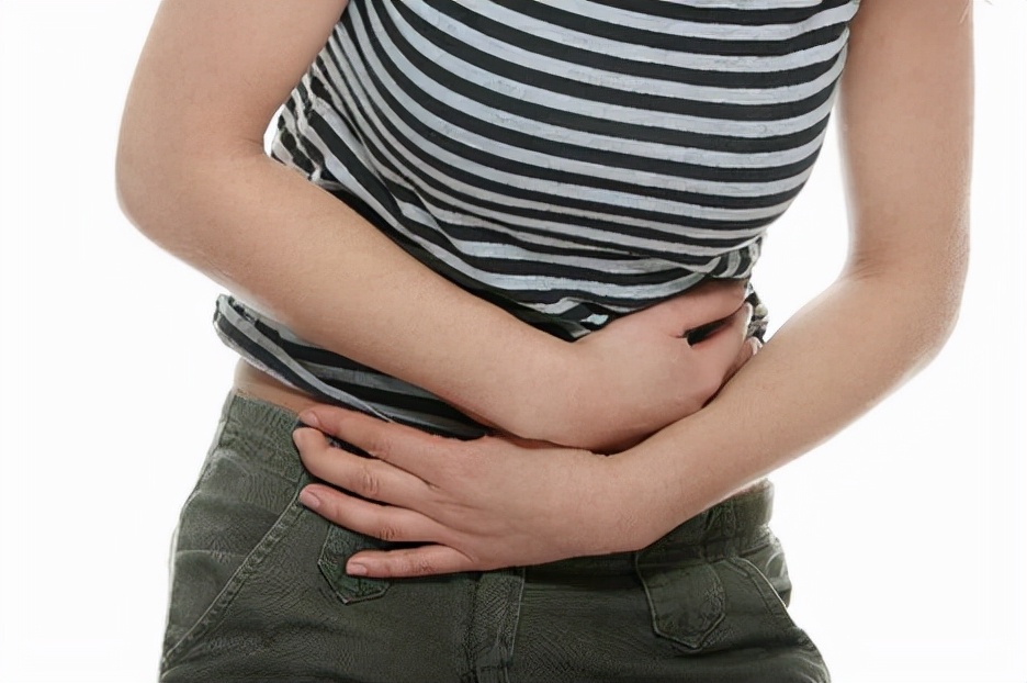 右肩锁骨疼痛怎么判断是不是癌症,右肩及手臂酸痛与癌症有关