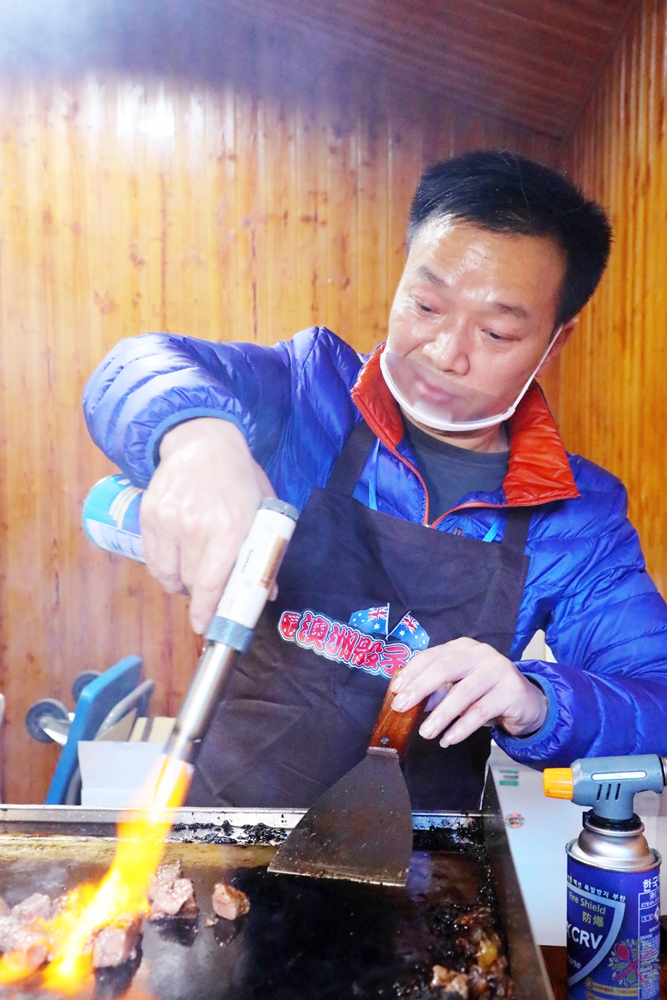 圣诞节就要这样过！在意式小镇边走边吃买不停