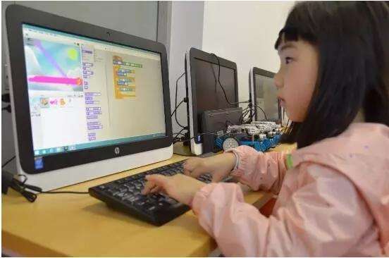 奥数和编程哪个对孩子的帮助大,学奥数的孩子有必要学编程吗