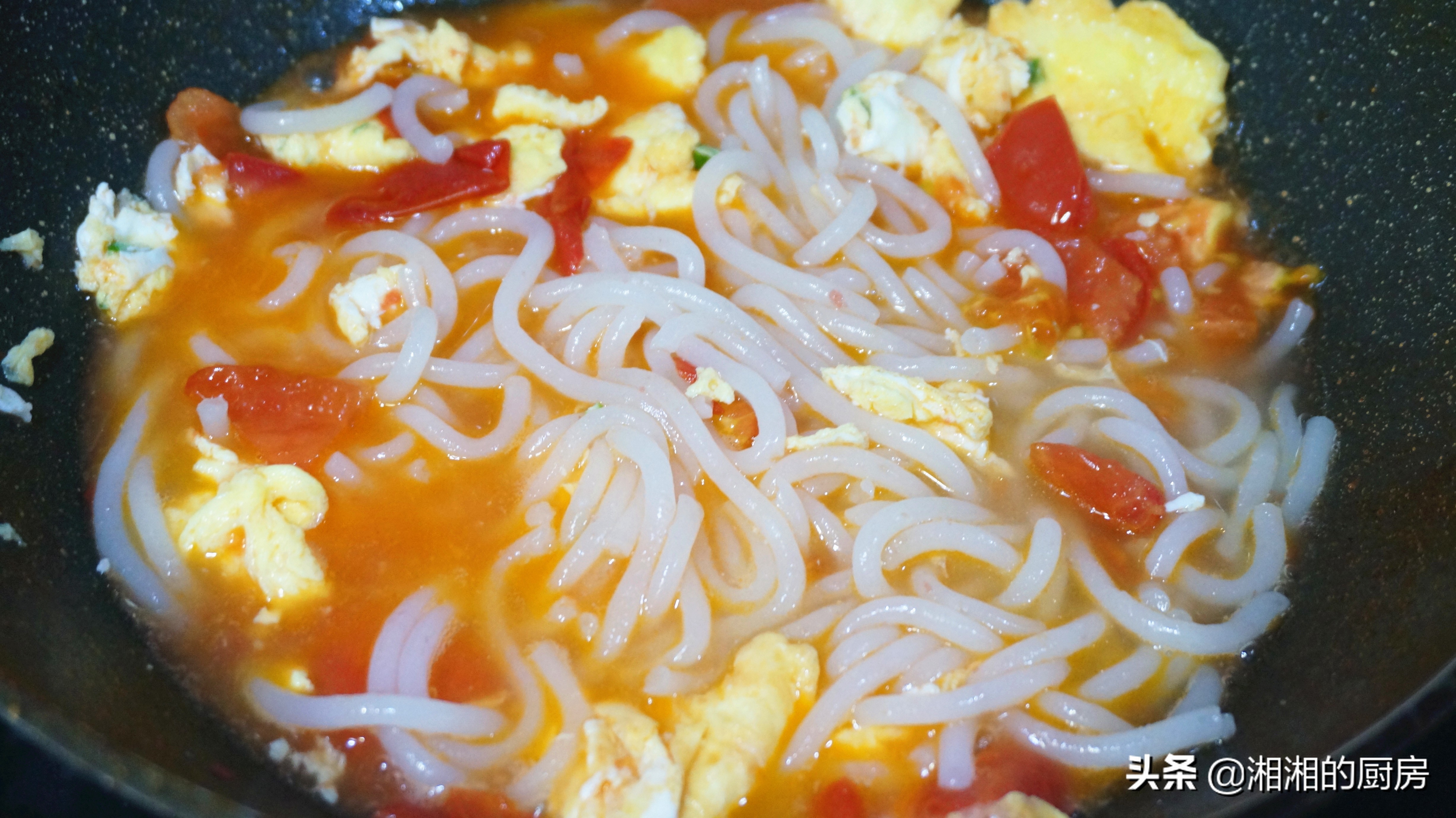 怎么用大米自己做米线,别整天吃面条了荞麦面的新吃法