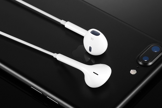 苹果标配耳机多少钱,苹果头戴耳机究竟值得入手吗