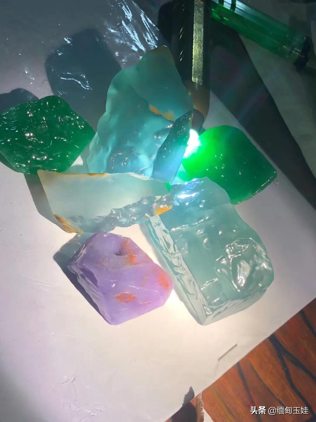 缅甸曼德勒精品翡翠原石赏析,曼德勒高端翡翠