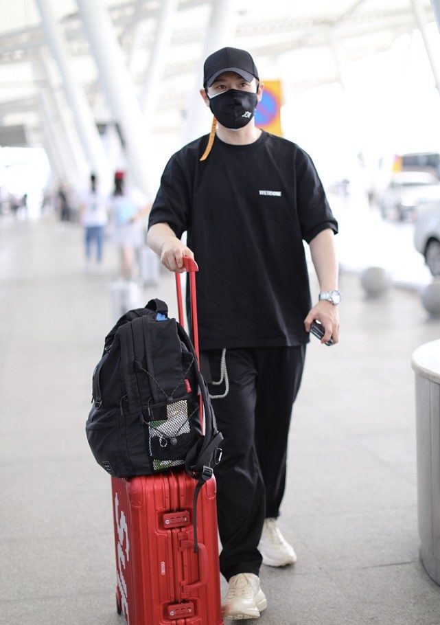 黄晓明日常穿衣搭配,黄晓明造型盘点