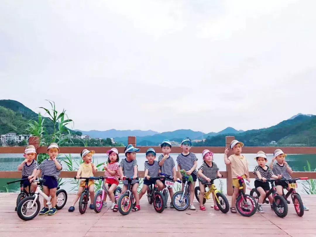 把千岛湖“装”进自家民宿，做了一个无敌湖景泳池，让无数人尖叫